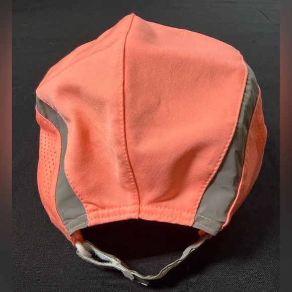 New balance Unisex 5 Panel running hat Reflective UV Salmon And Gray
